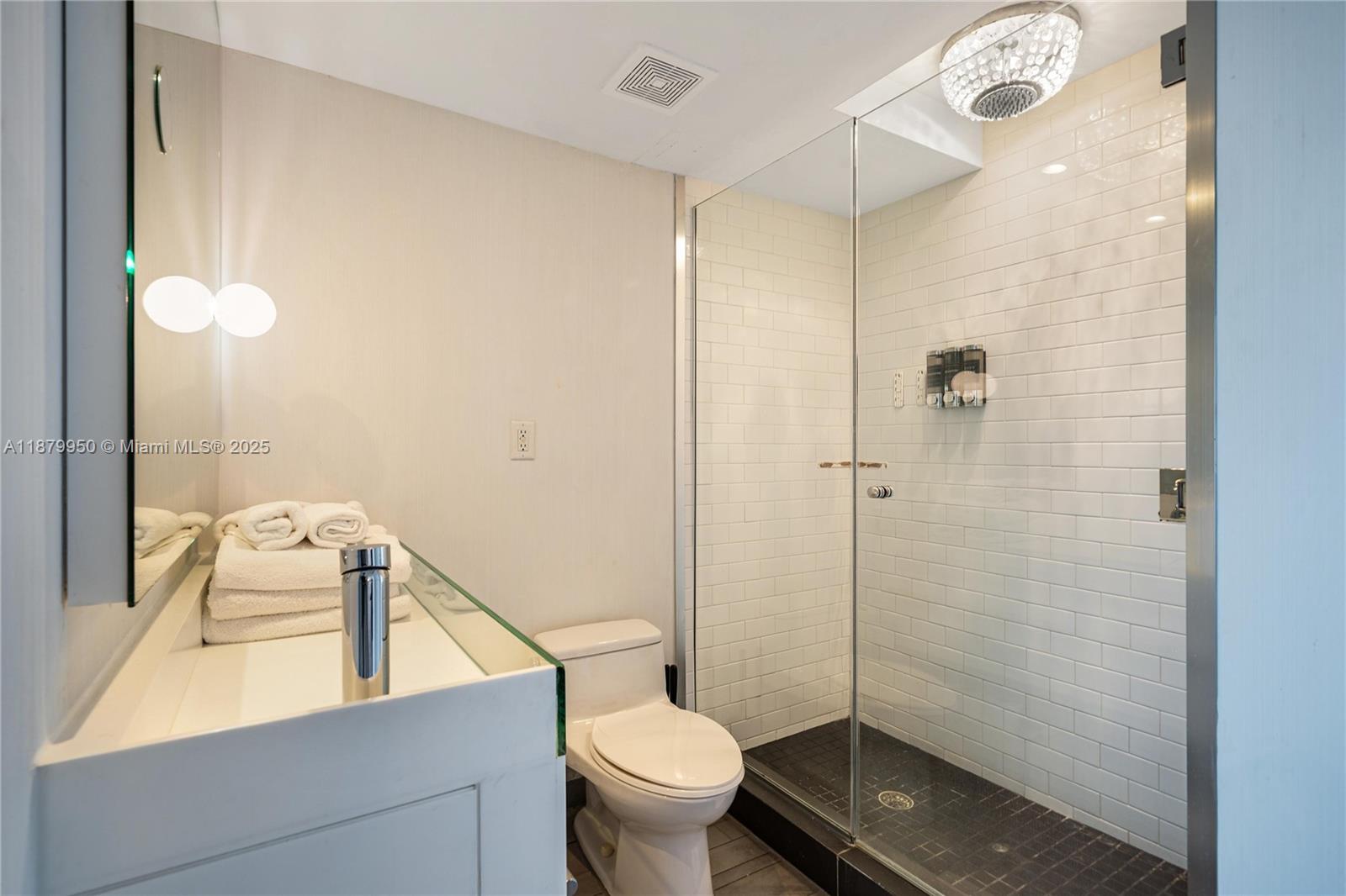 A11879950 Property Photo 12