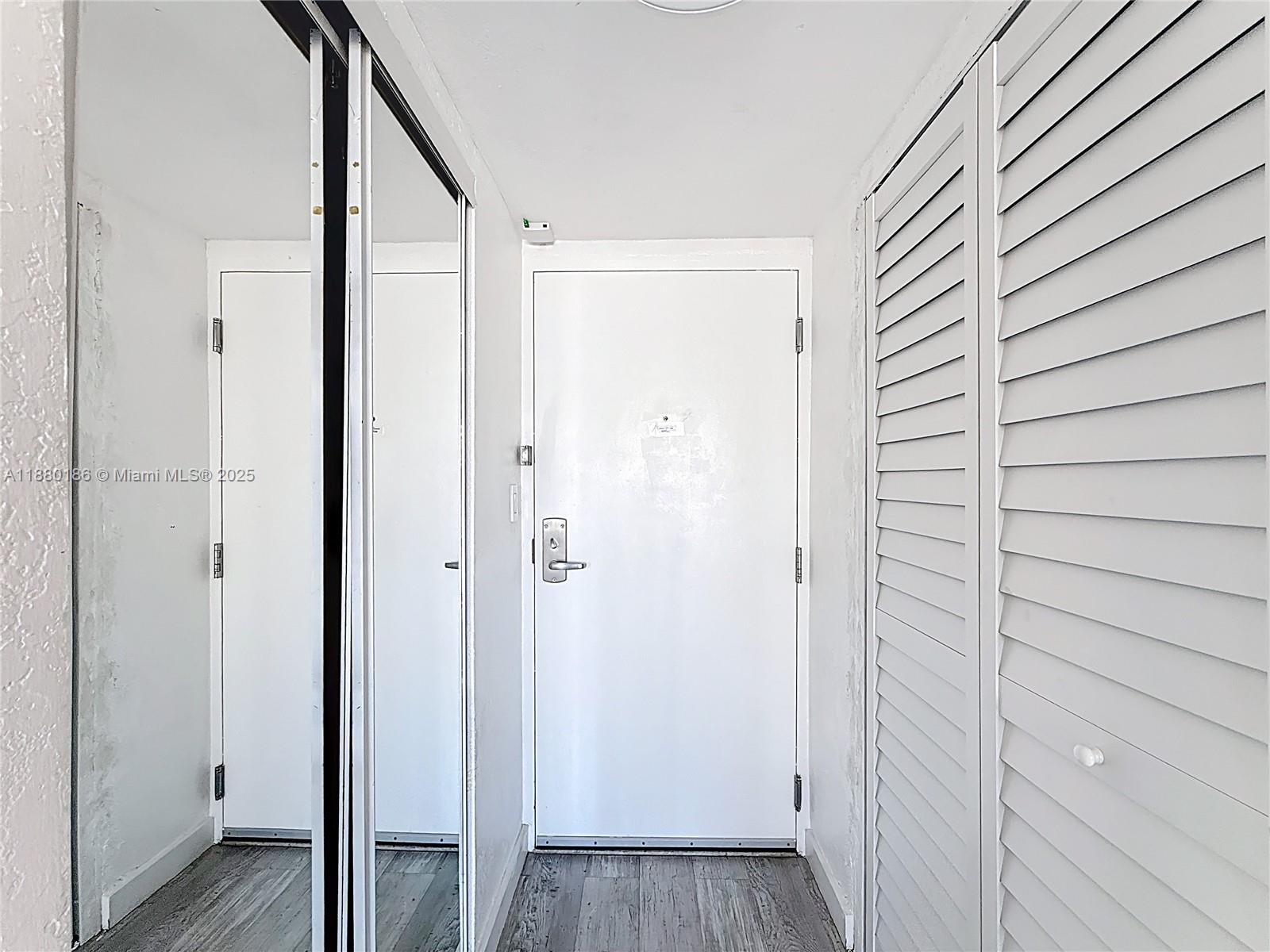 19201 Collins Ave 636 Property Photo 8
