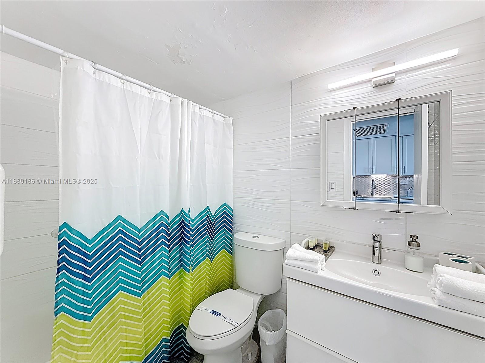 19201 Collins Ave 636 Property Photo 16