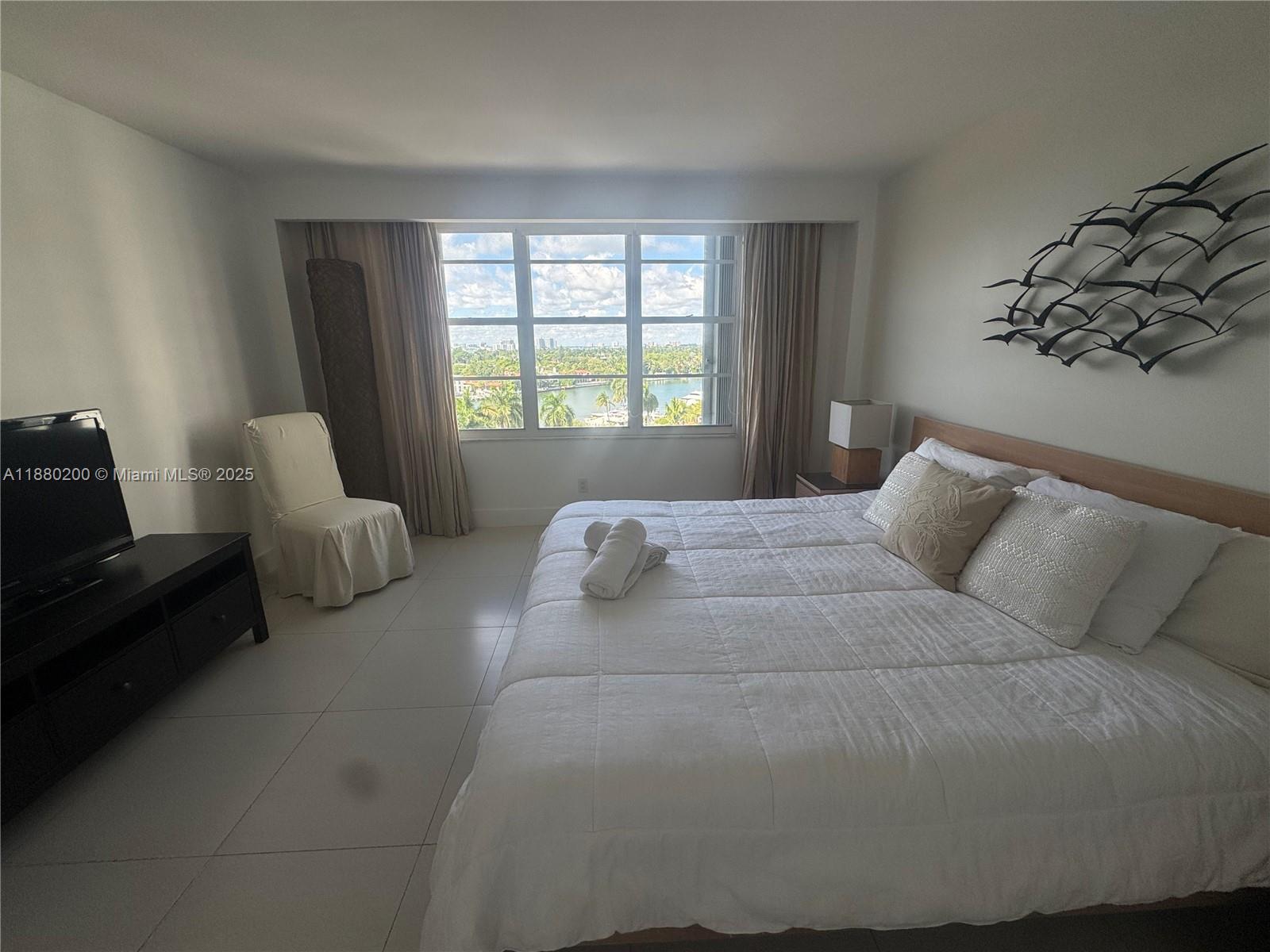5151 Collins Ave 923 Property Photo 8