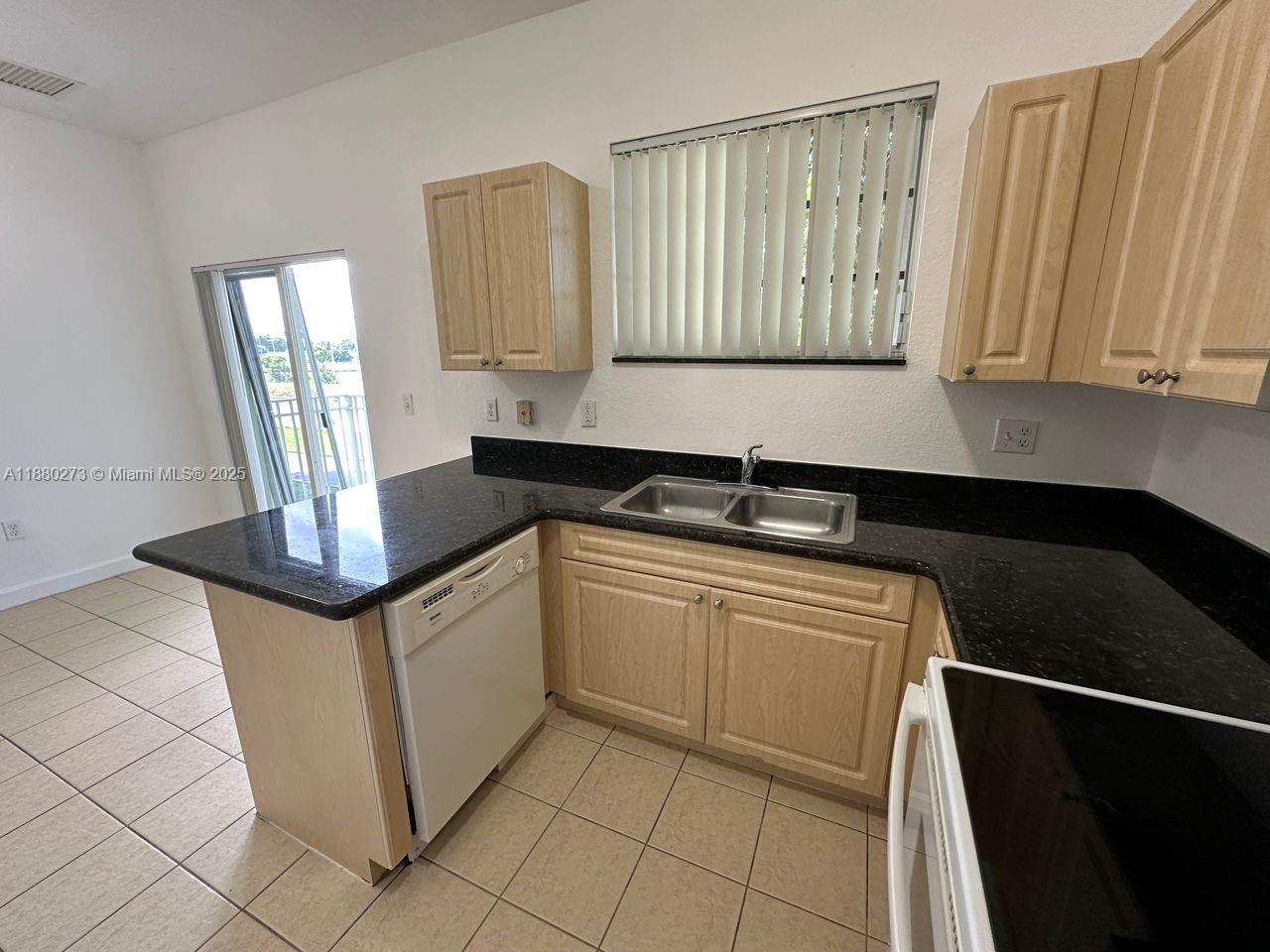 2641 Ne 4th St 204 Property Photo 10