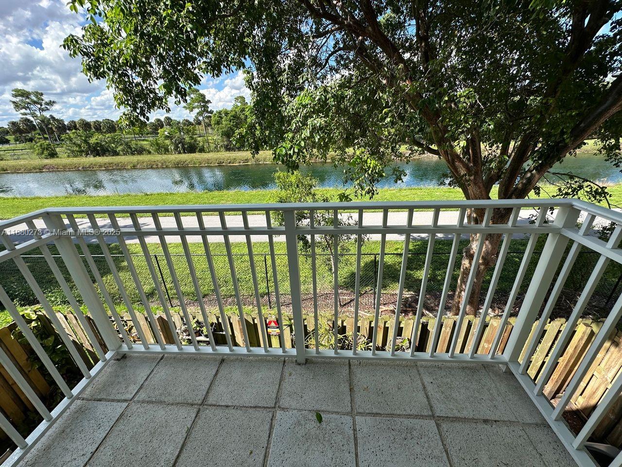 2641 Ne 4th St 204 Property Photo 25