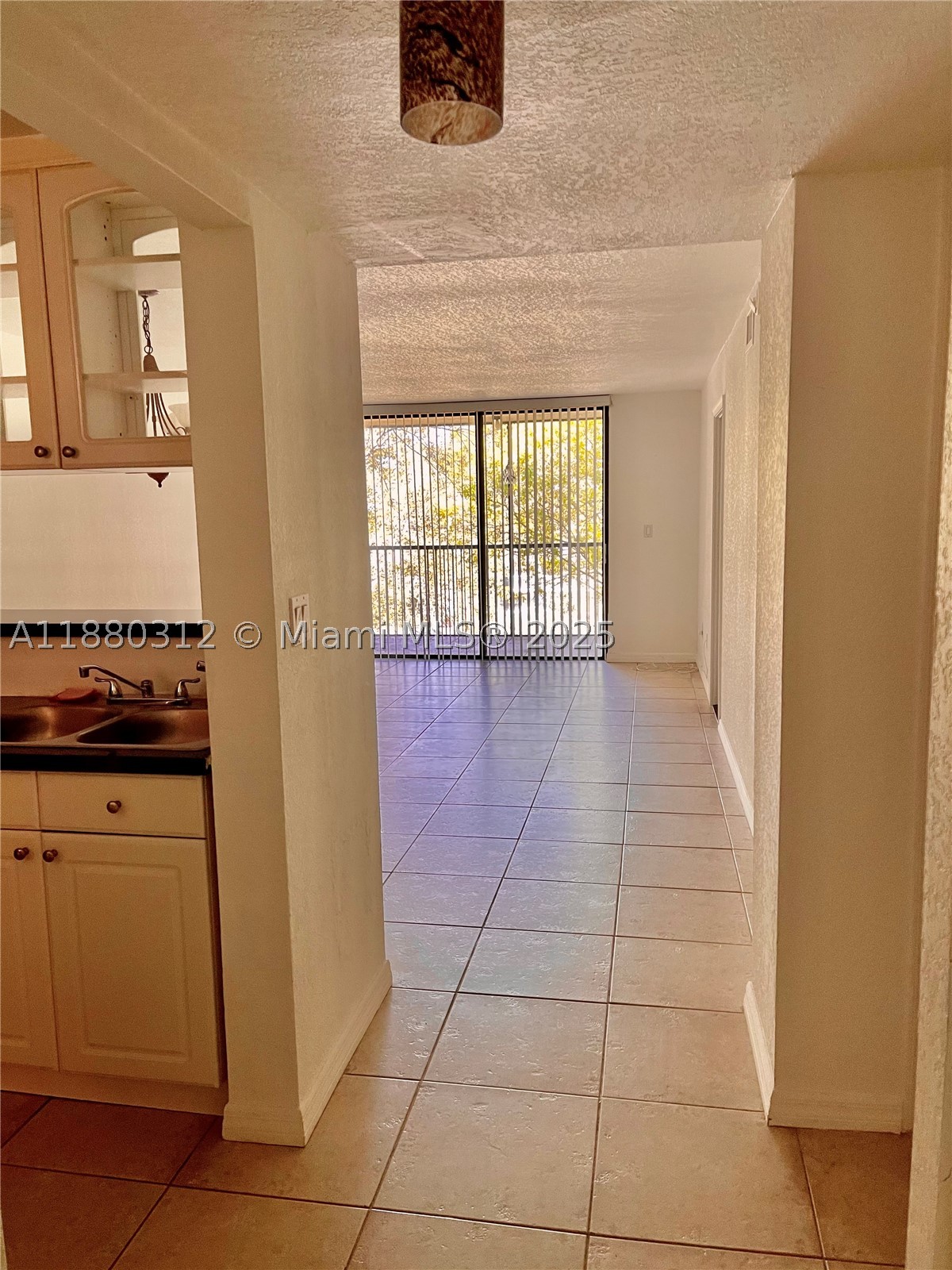 6800 Cypress Rd 408 Property Photo 4