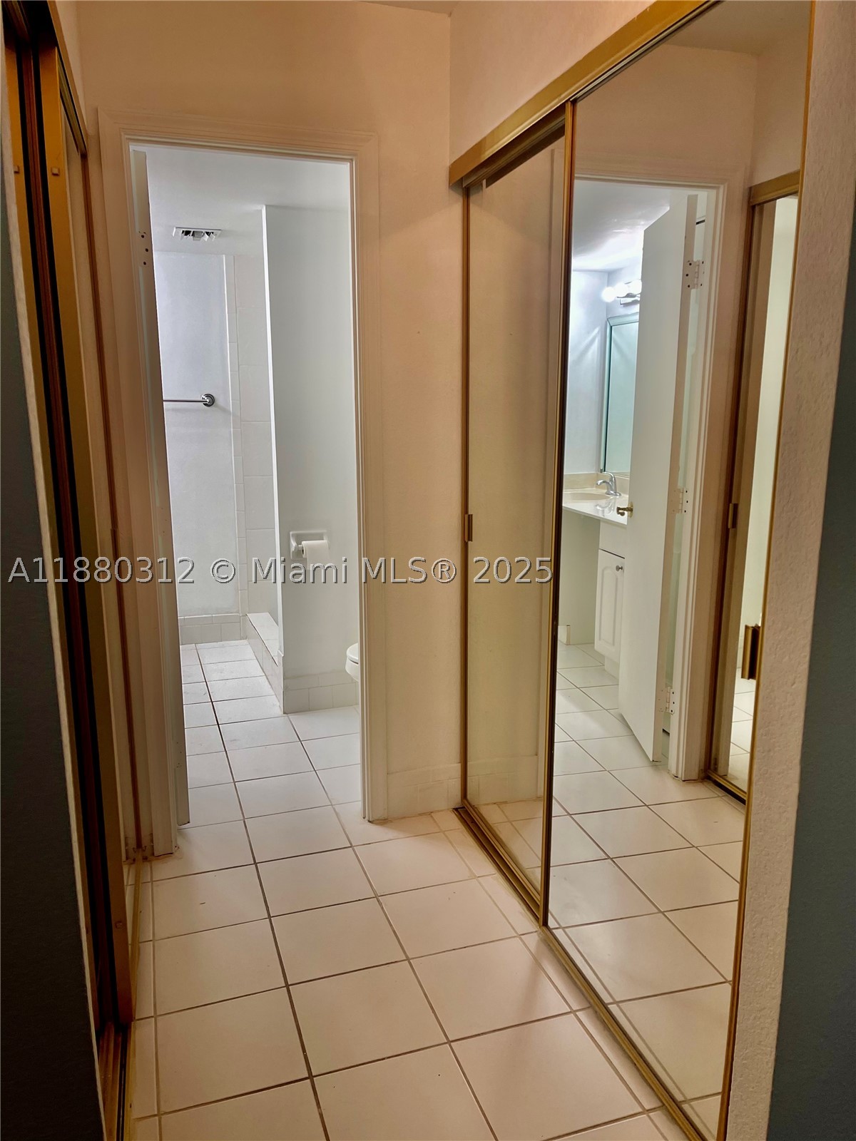 6800 Cypress Rd 408 Property Photo 13