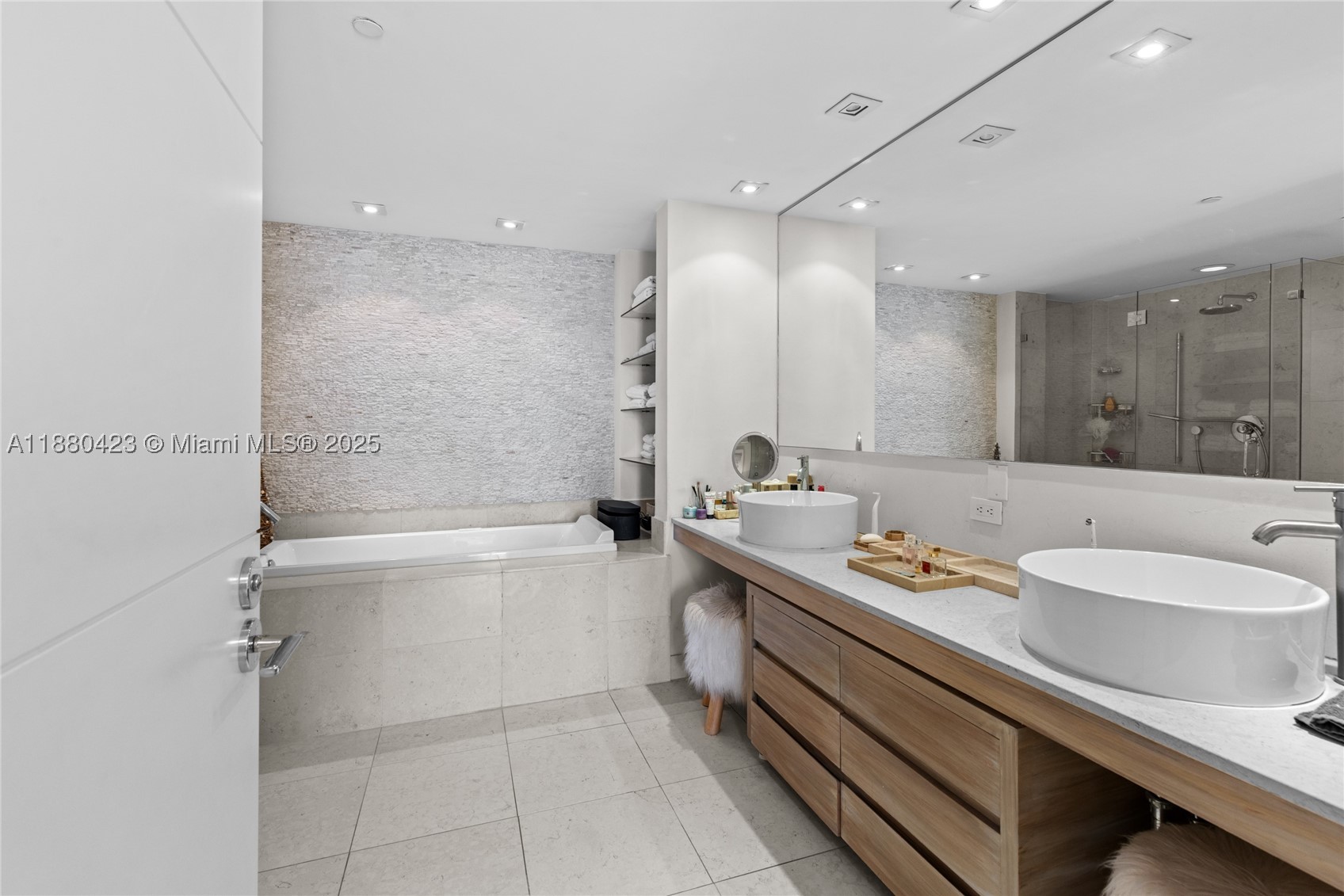 465 Brickell Ave 4901 Property Photo 11
