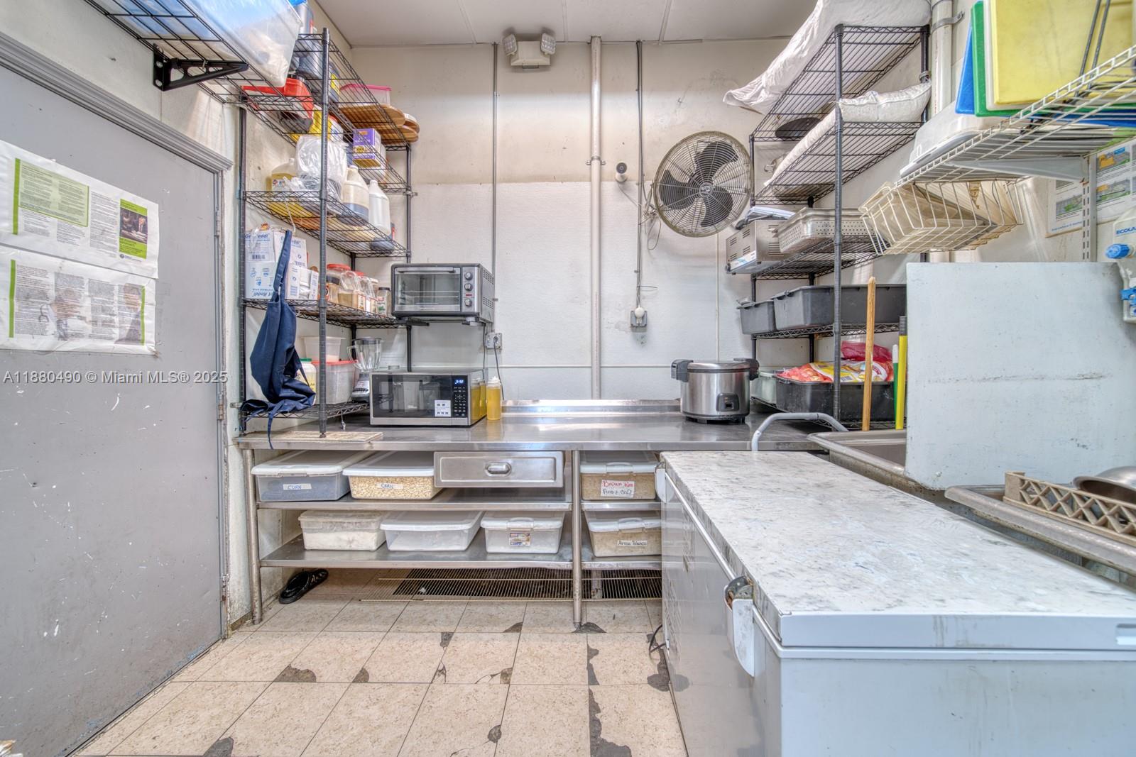 A11880490 Property Photo 12