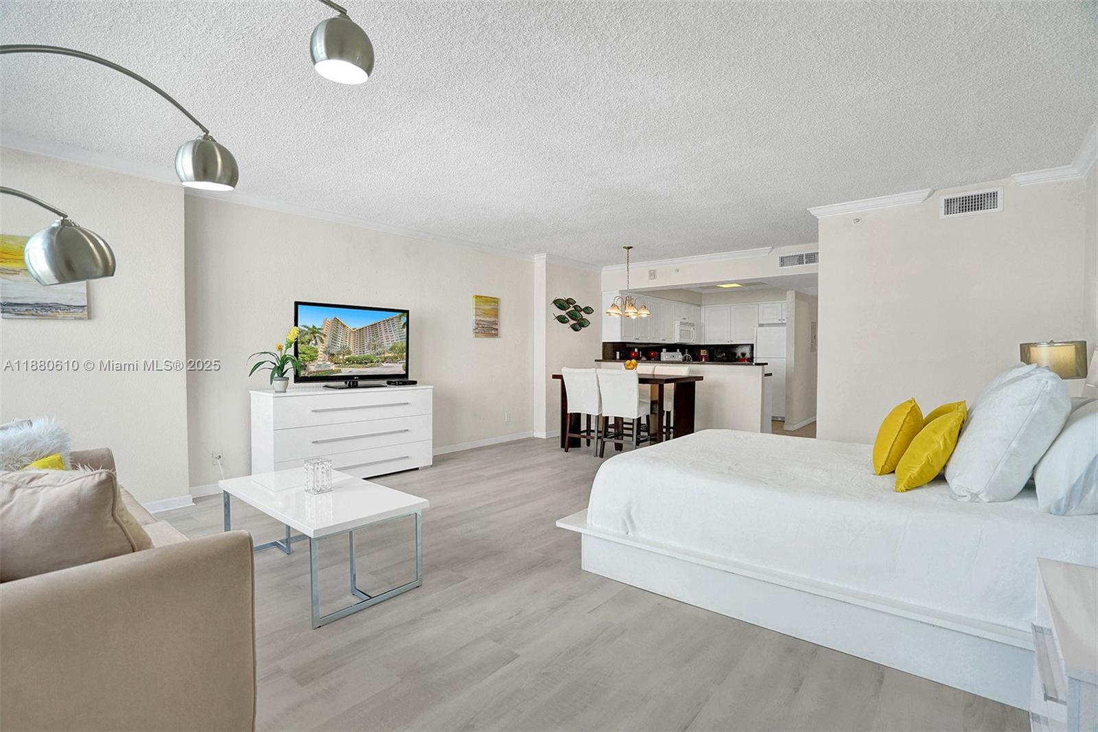 2501 S Ocean Dr 903 (available Now) Property Photo 6