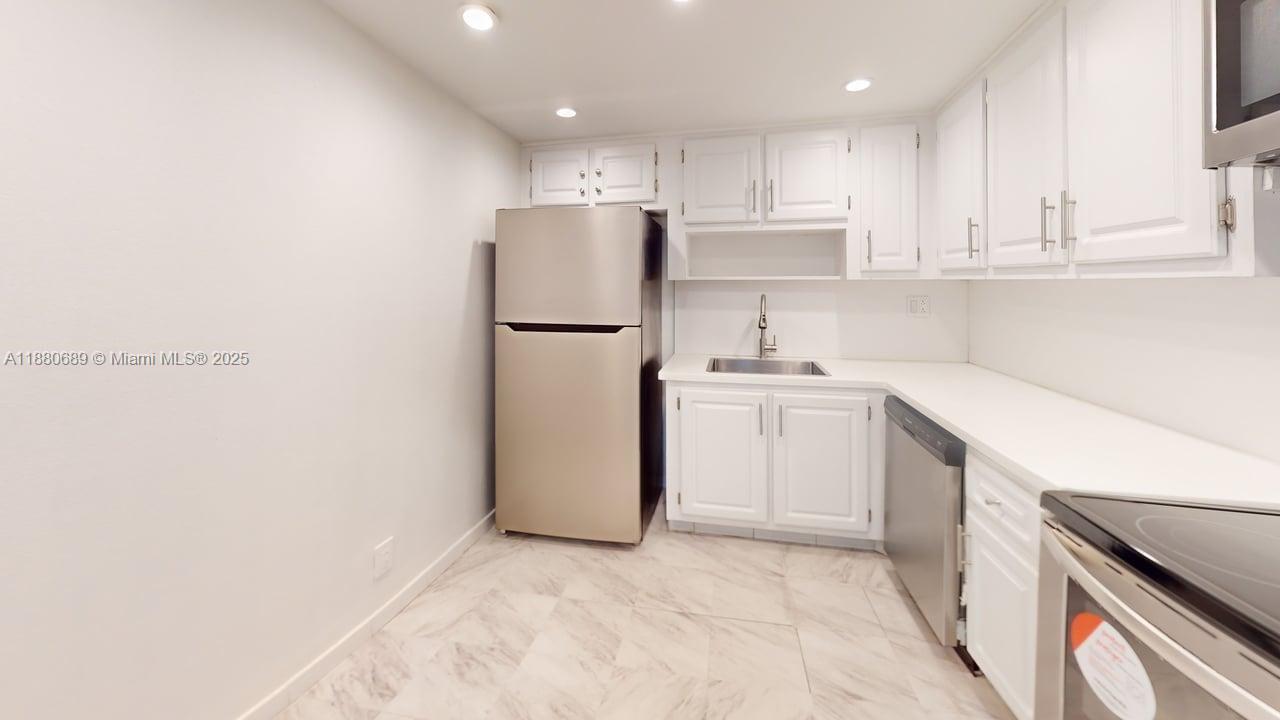 500 Three Islands Blvd 822 Property Photo 1
