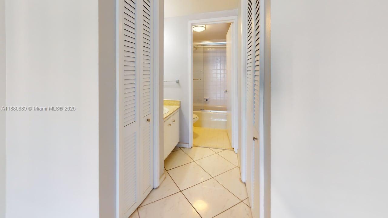 500 Three Islands Blvd 822 Property Photo 21