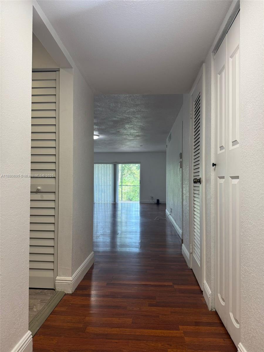 A11880690 Property Photo 4