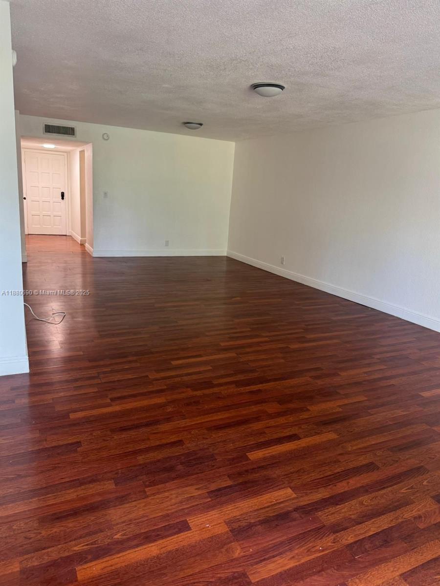 A11880690 Property Photo 6