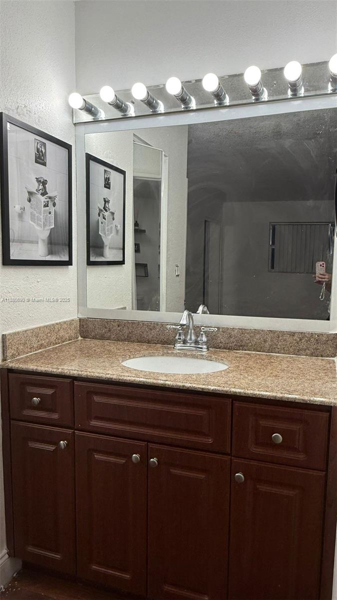 A11880690 Property Photo 16