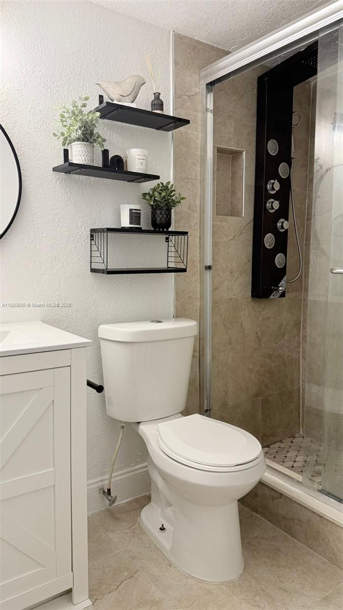 A11880690 Property Photo 18