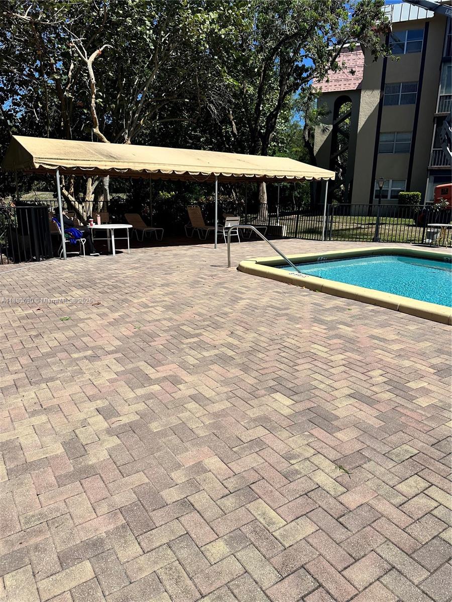 A11880690 Property Photo 32