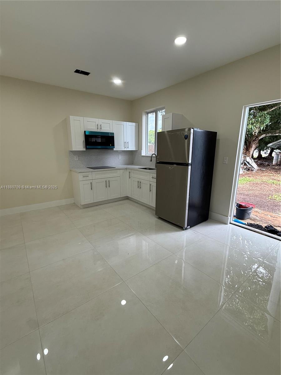 559 Nw 2nd St 2 Property Photo 1