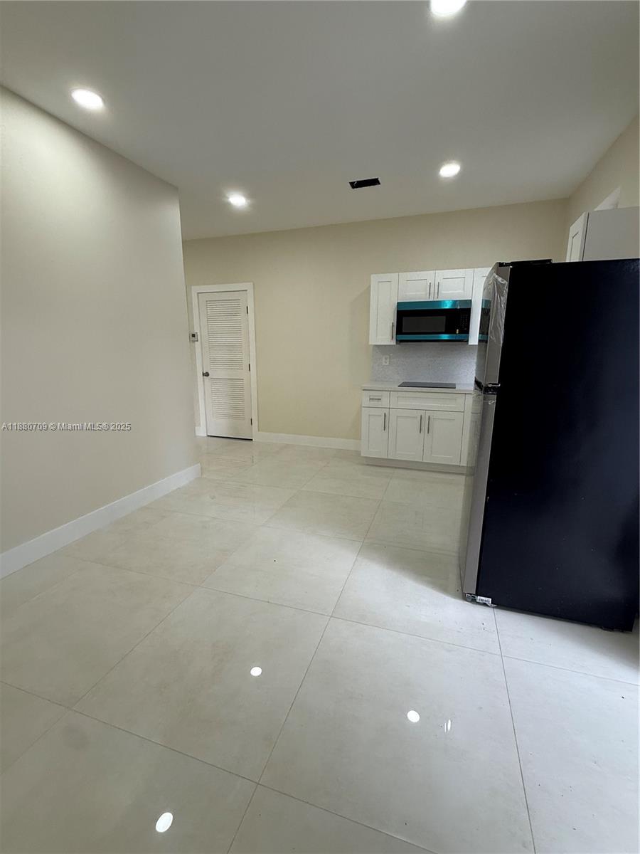 559 Nw 2nd St 2 Property Photo 3