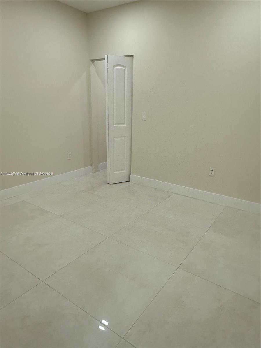 559 Nw 2nd St 2 Property Photo 7