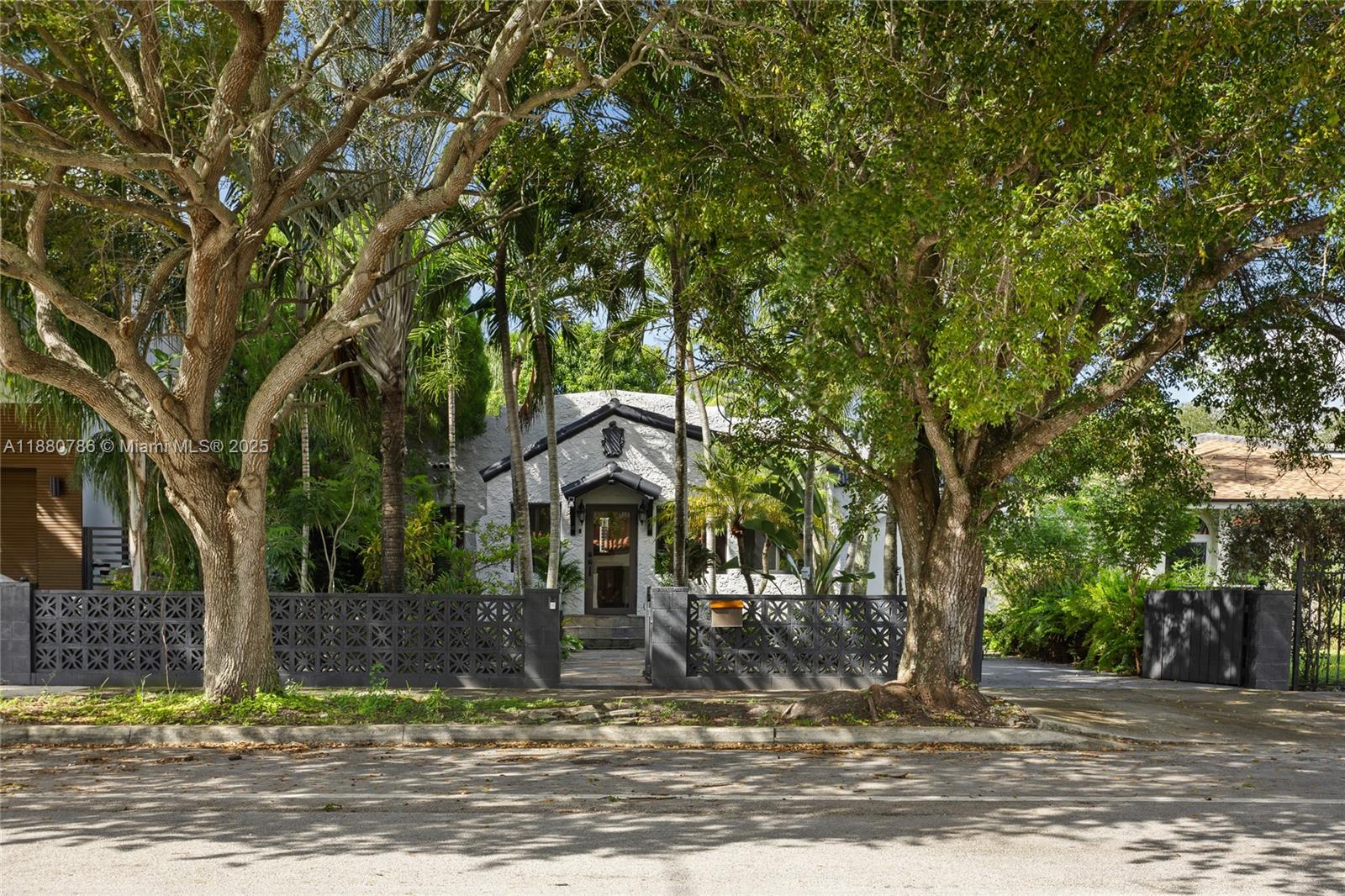 452 Sw 21st Rd Property Photo 2