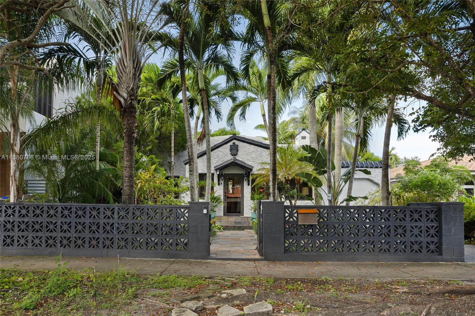 452 Sw 21st Rd Property Photo 3