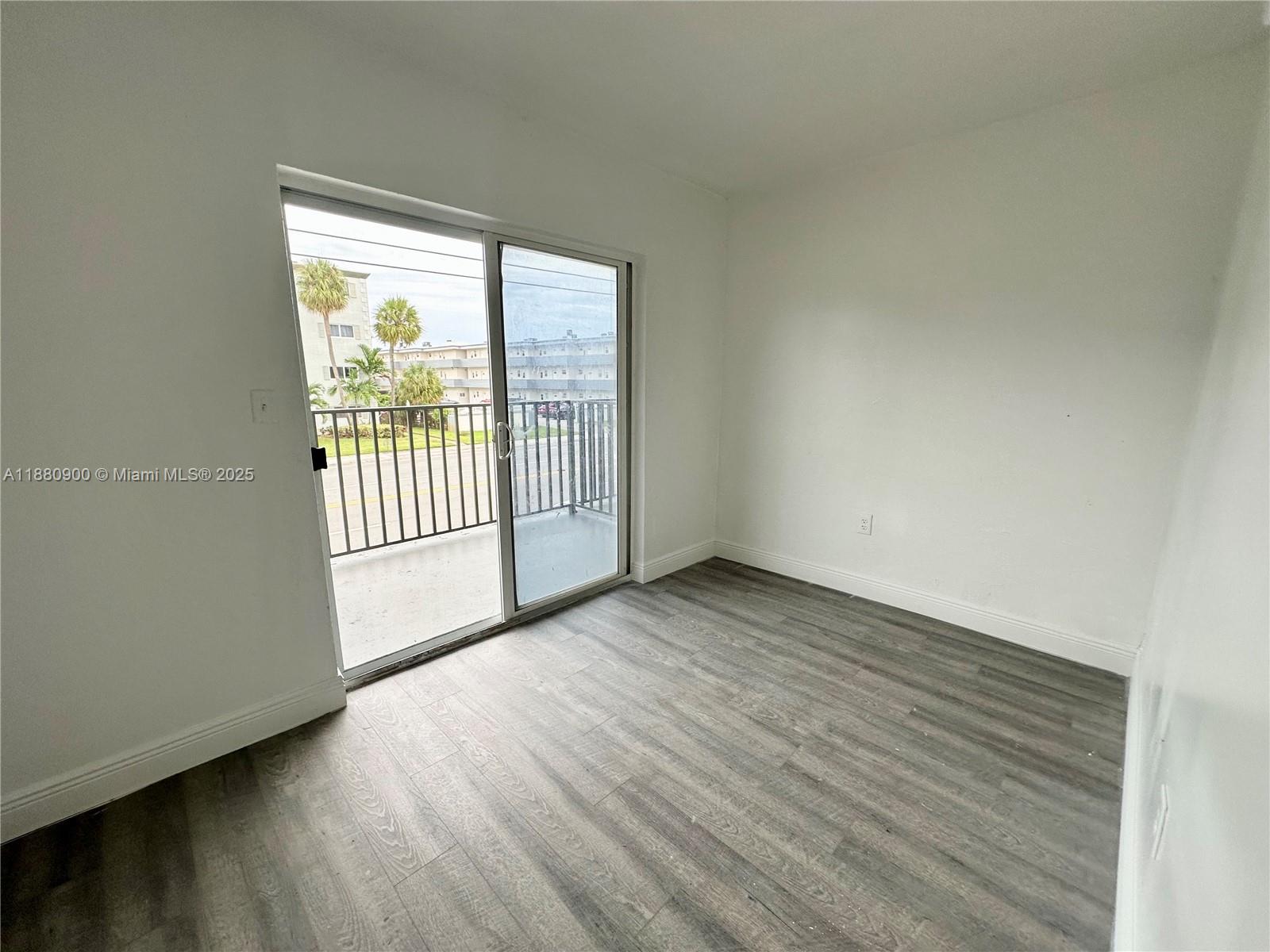 13285 Ne 6th Ave 401 Property Photo 4