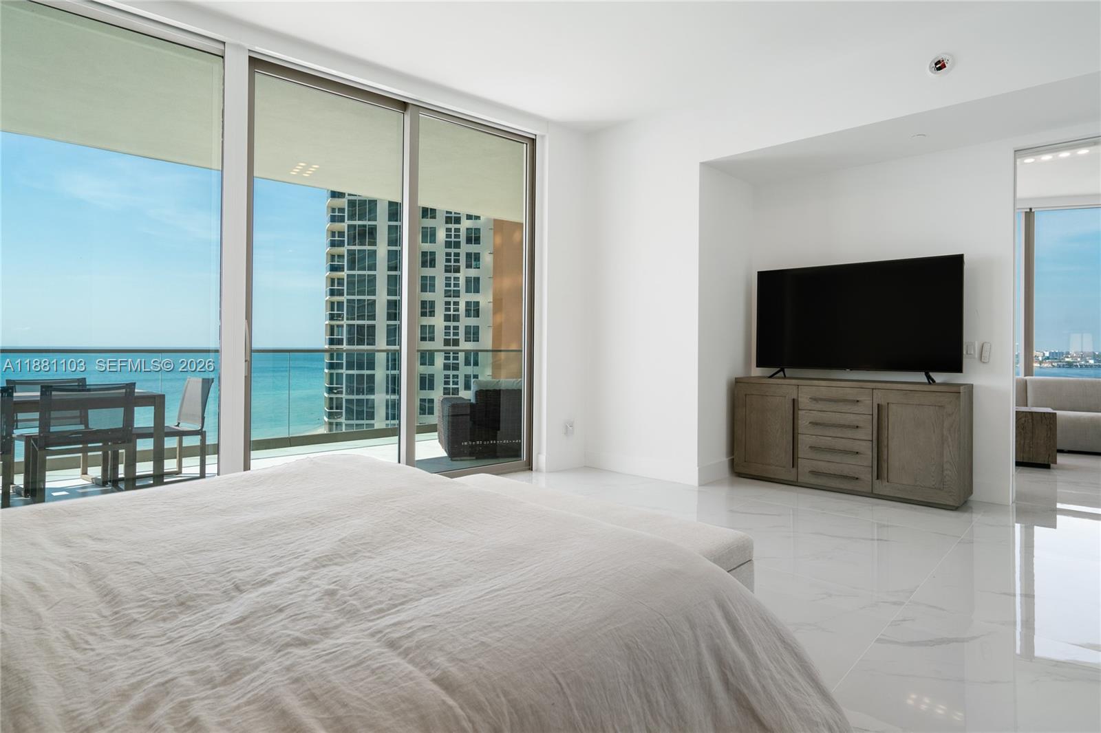 18975 Collins Ave 1104 Property Photo 16