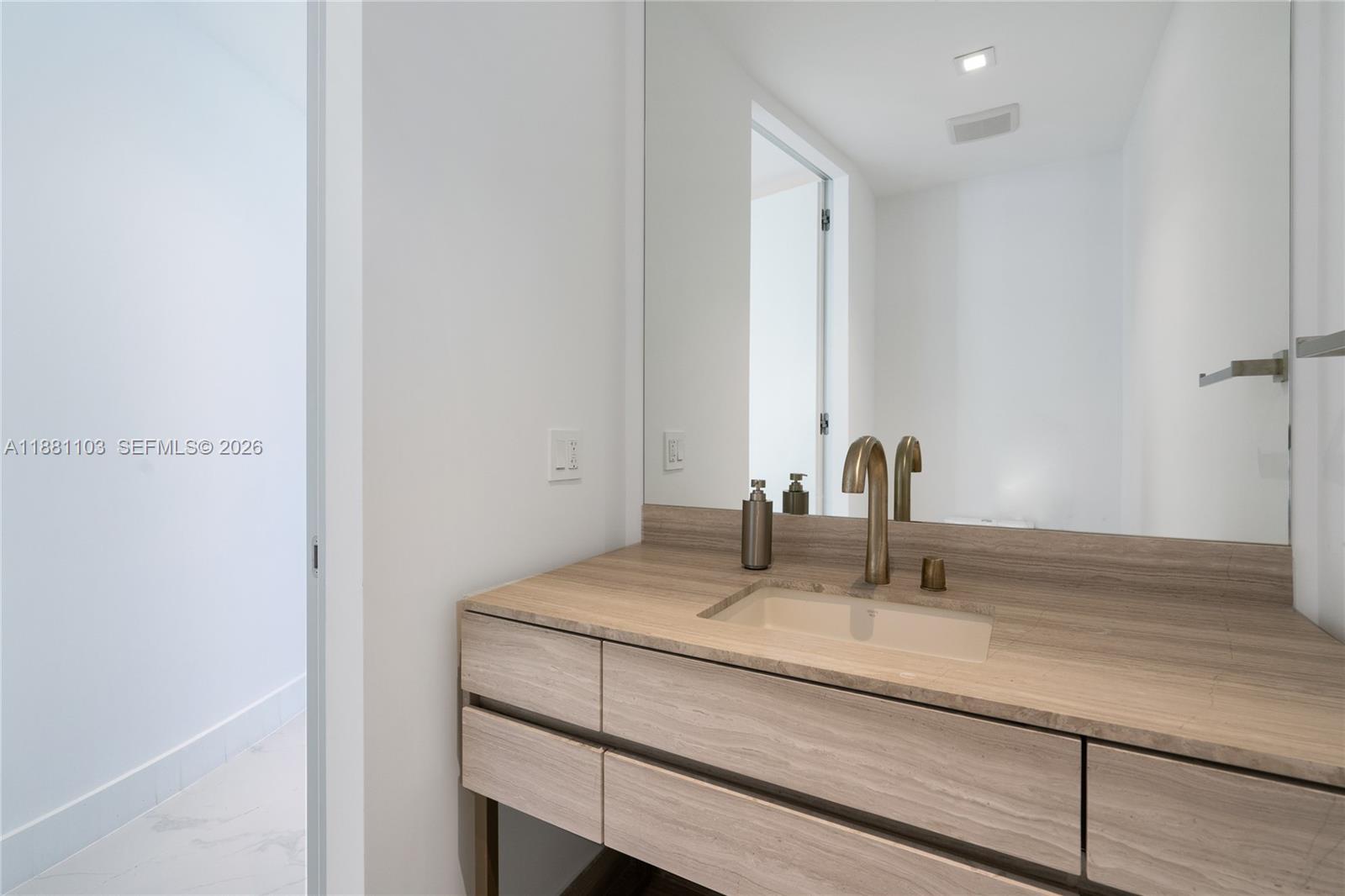 18975 Collins Ave 1104 Property Photo 24