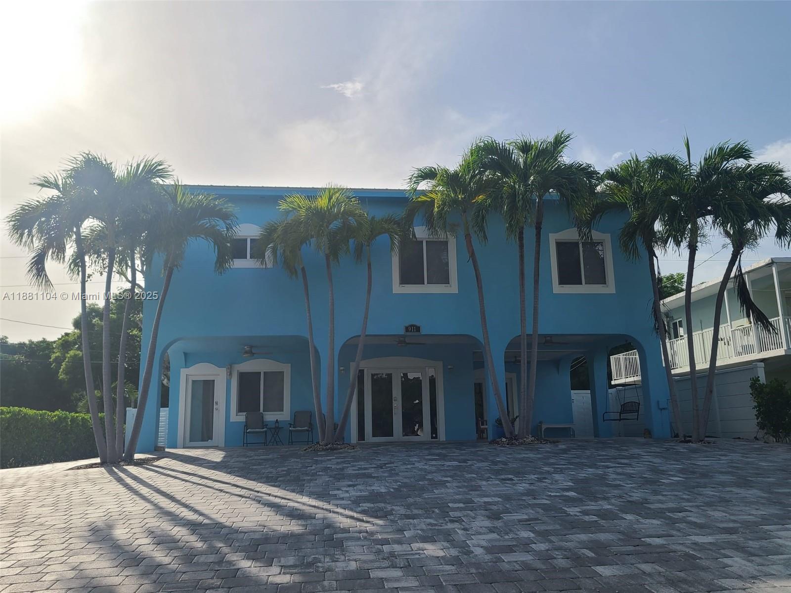 911 Red Bird Rd Property Photo 2