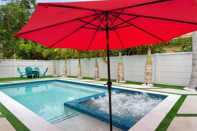 911 Red Bird Rd Property Photo 26