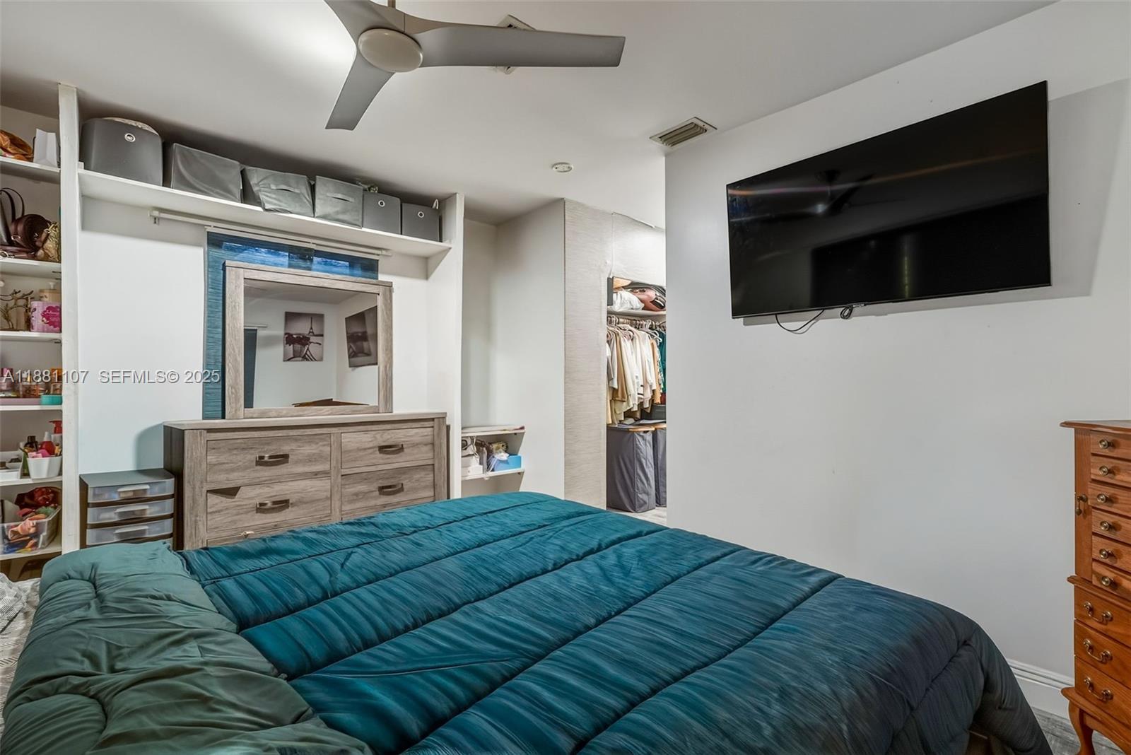 A11881107 Property Photo 30