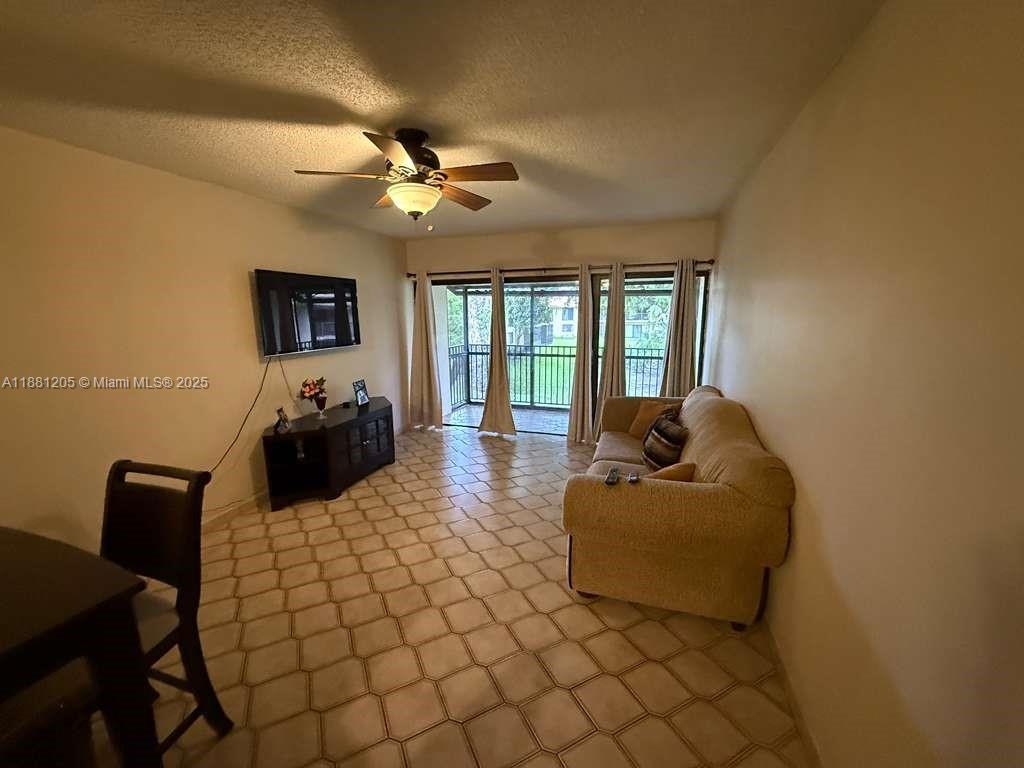 5915 Washington St 116 Property Photo 7