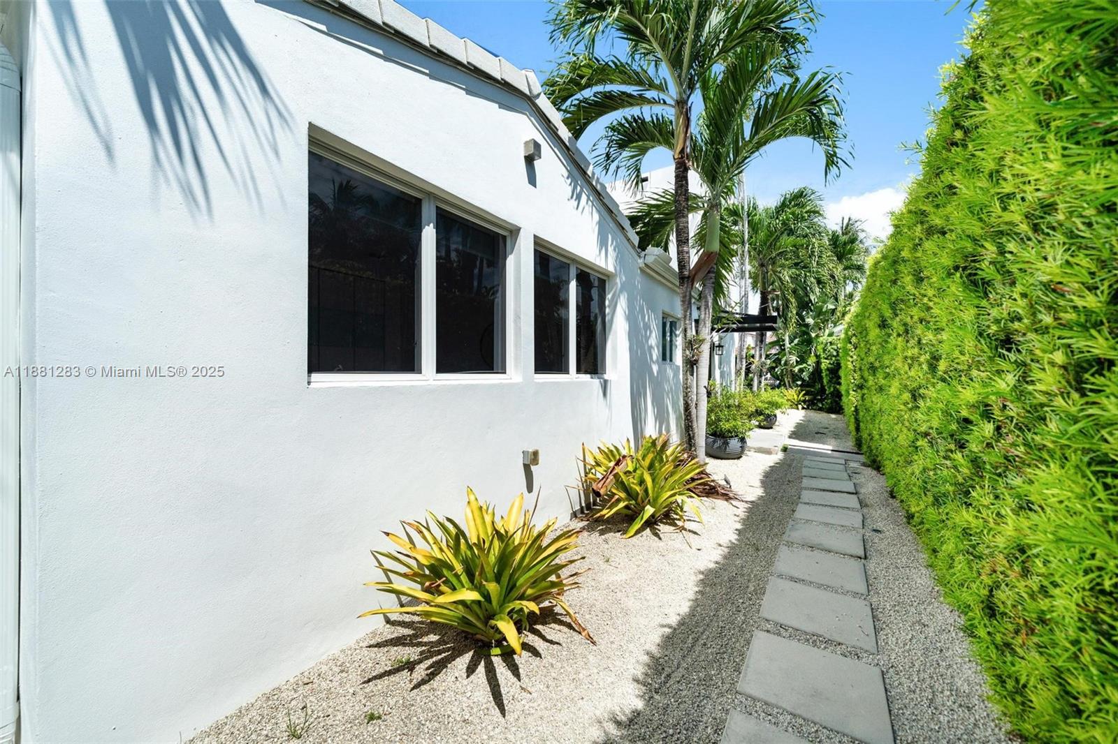 520 E Dilido Dr Property Photo 45