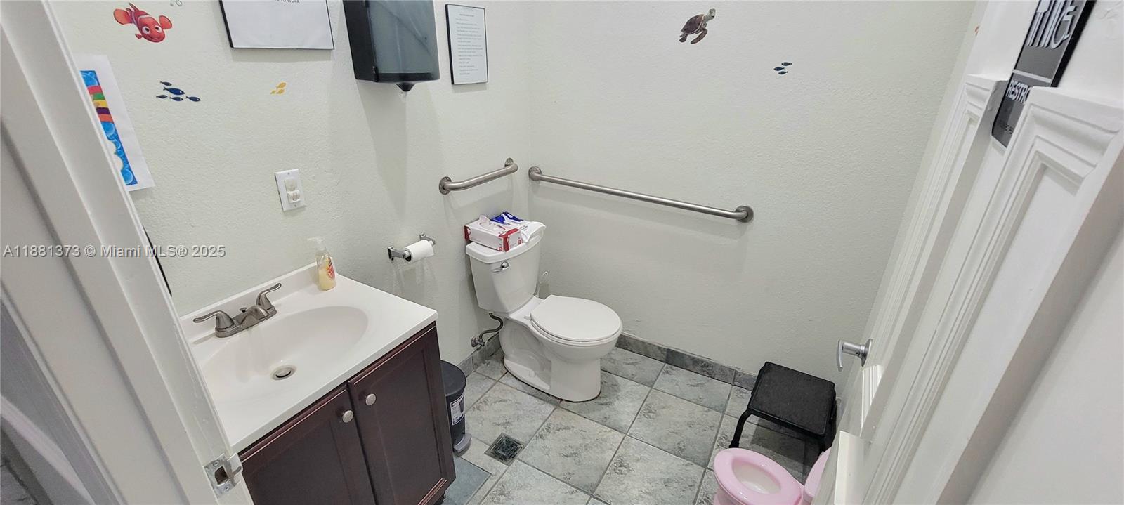 646 W Palm Dr Property Photo 28