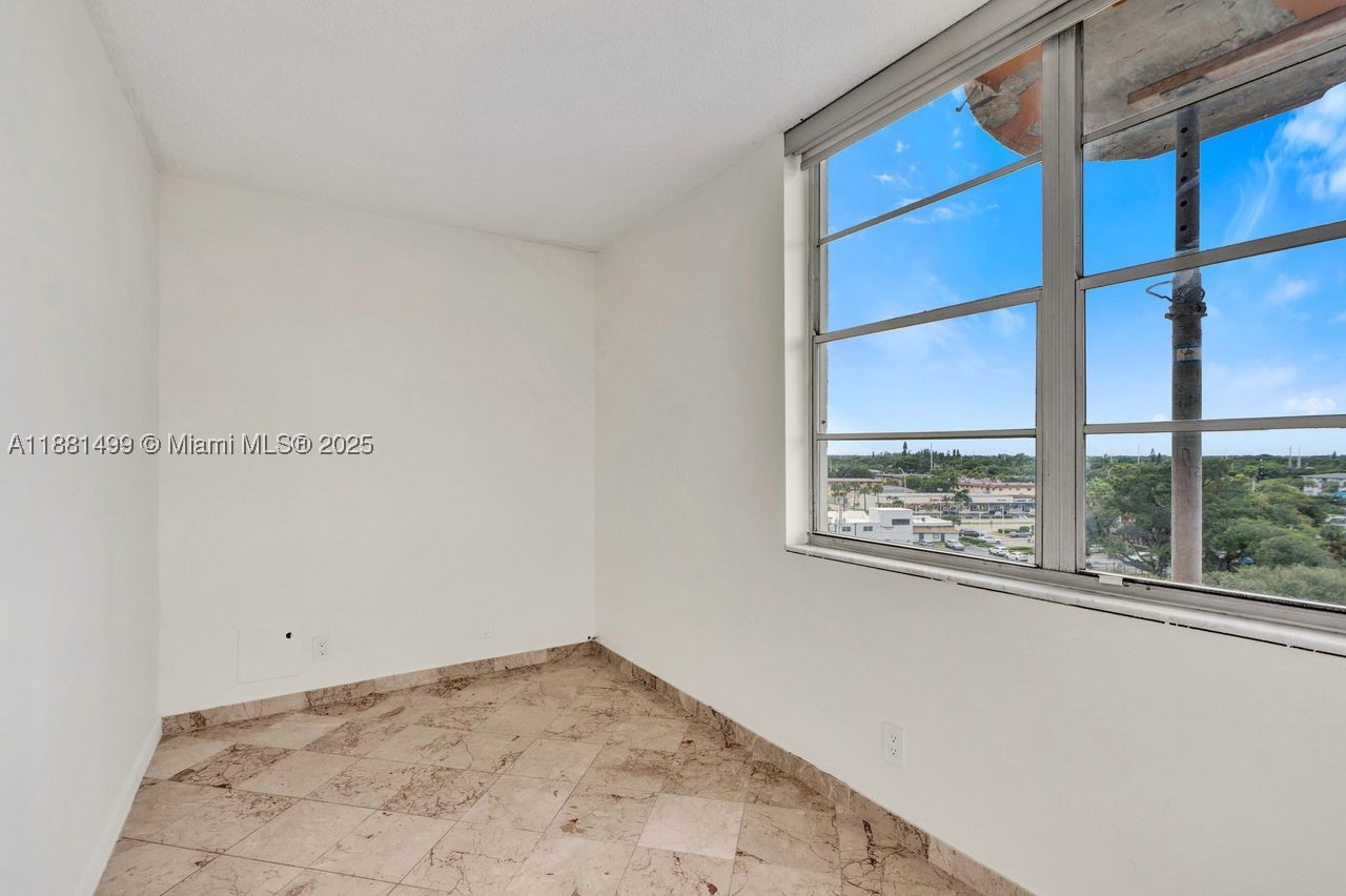 2025 Ne 164th St 716 Property Photo 8