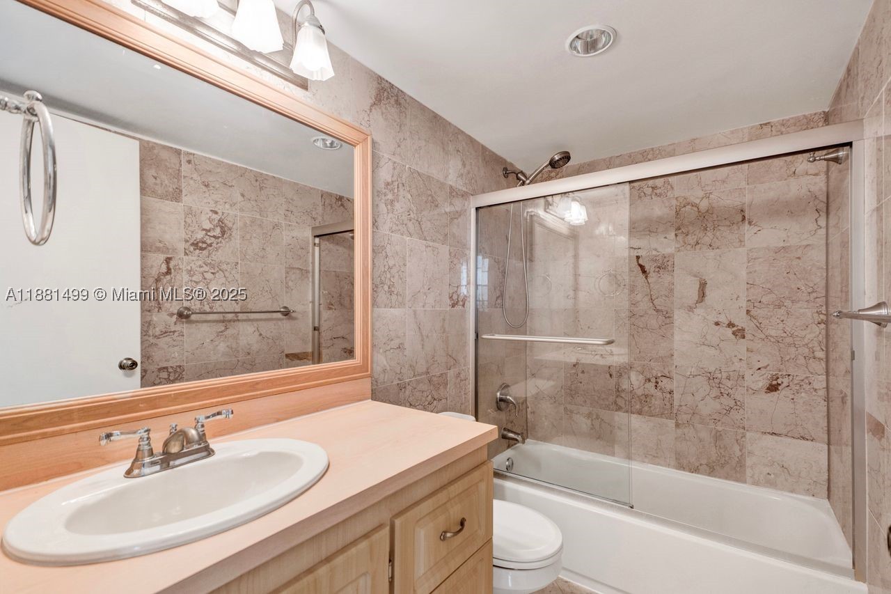 2025 Ne 164th St 716 Property Photo 11