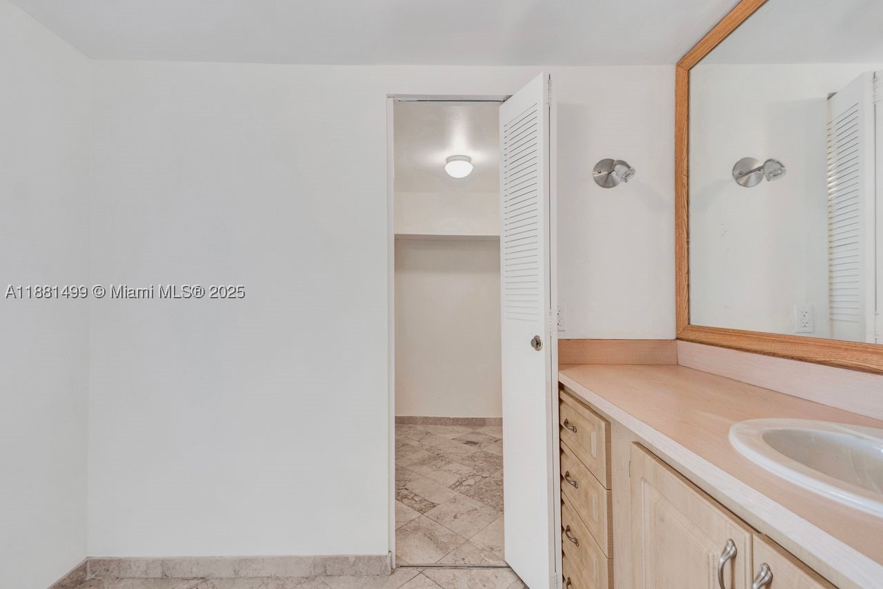 2025 Ne 164th St 716 Property Photo 18