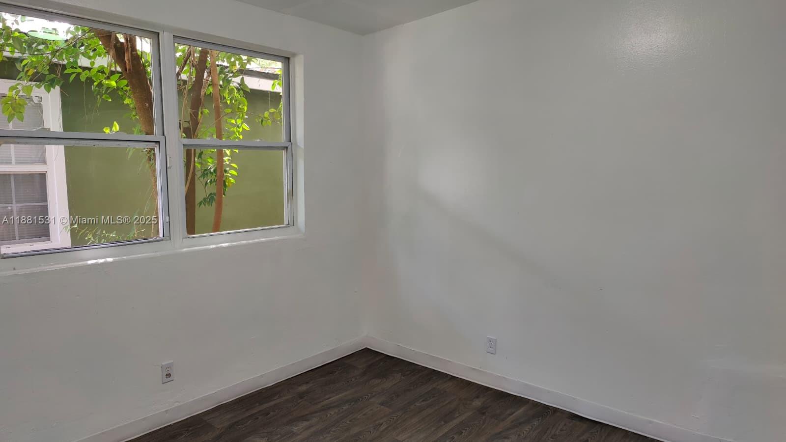 1630 Barnett St Property Photo 7