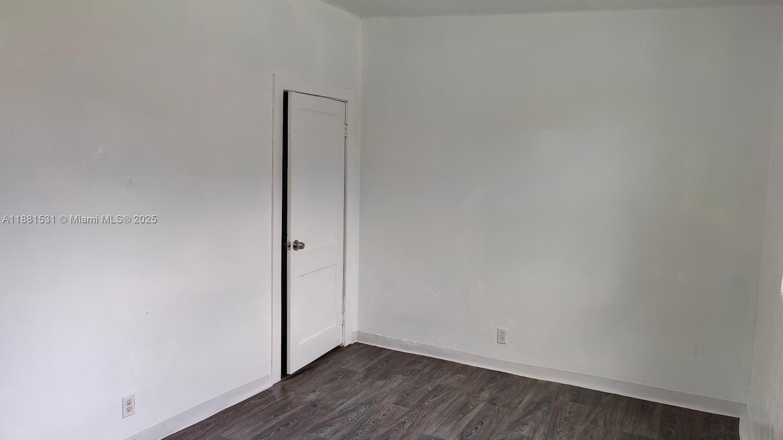 1630 Barnett St Property Photo 8