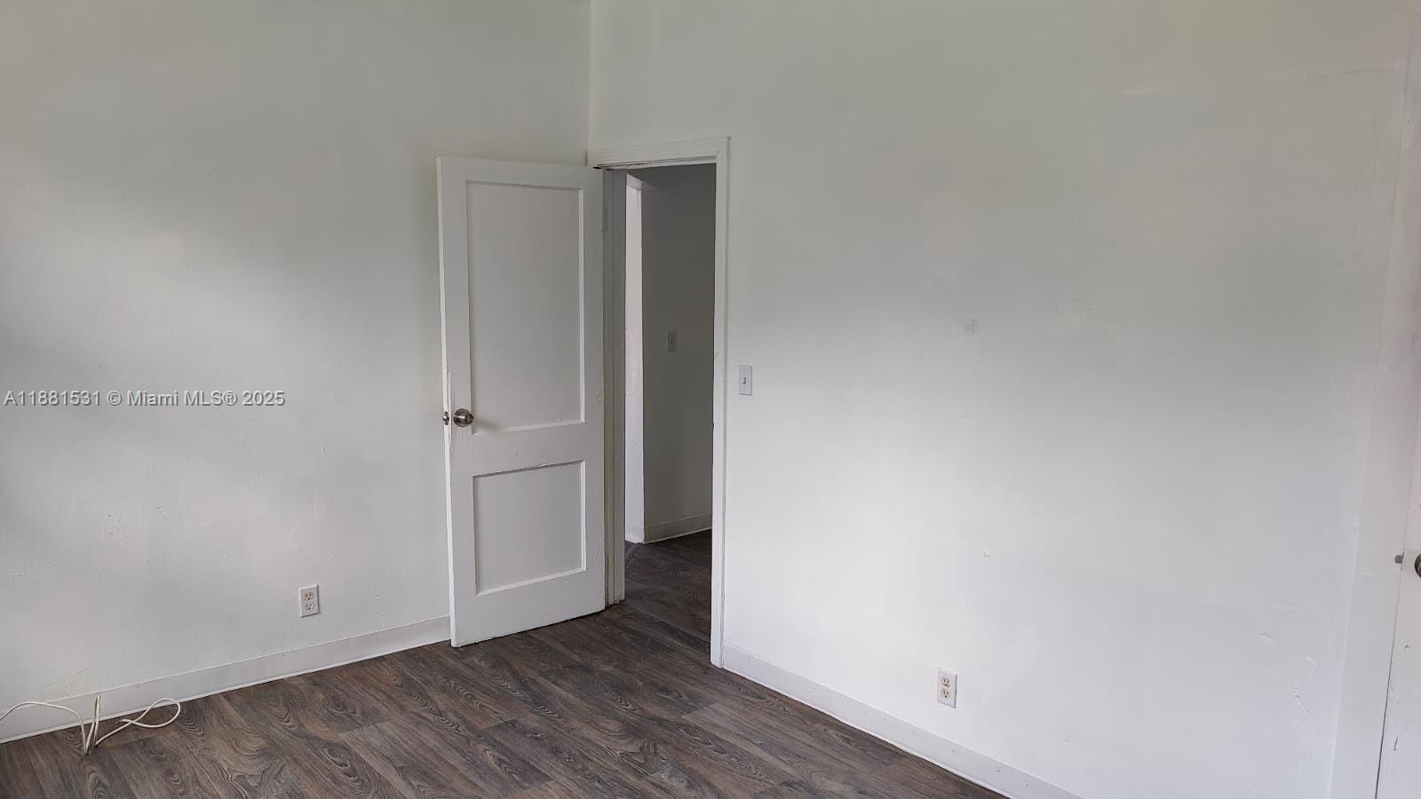 1630 Barnett St Property Photo 9