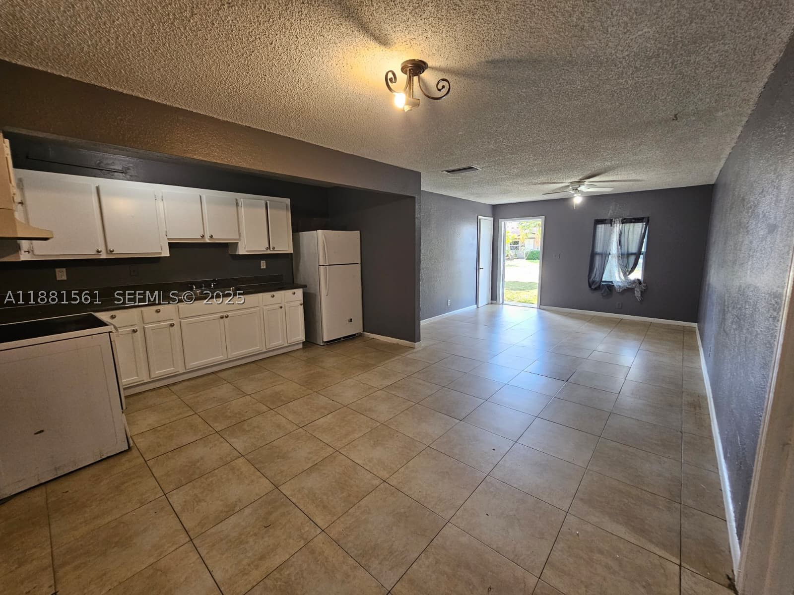 325 Sw 80th Ter Property Photo 6