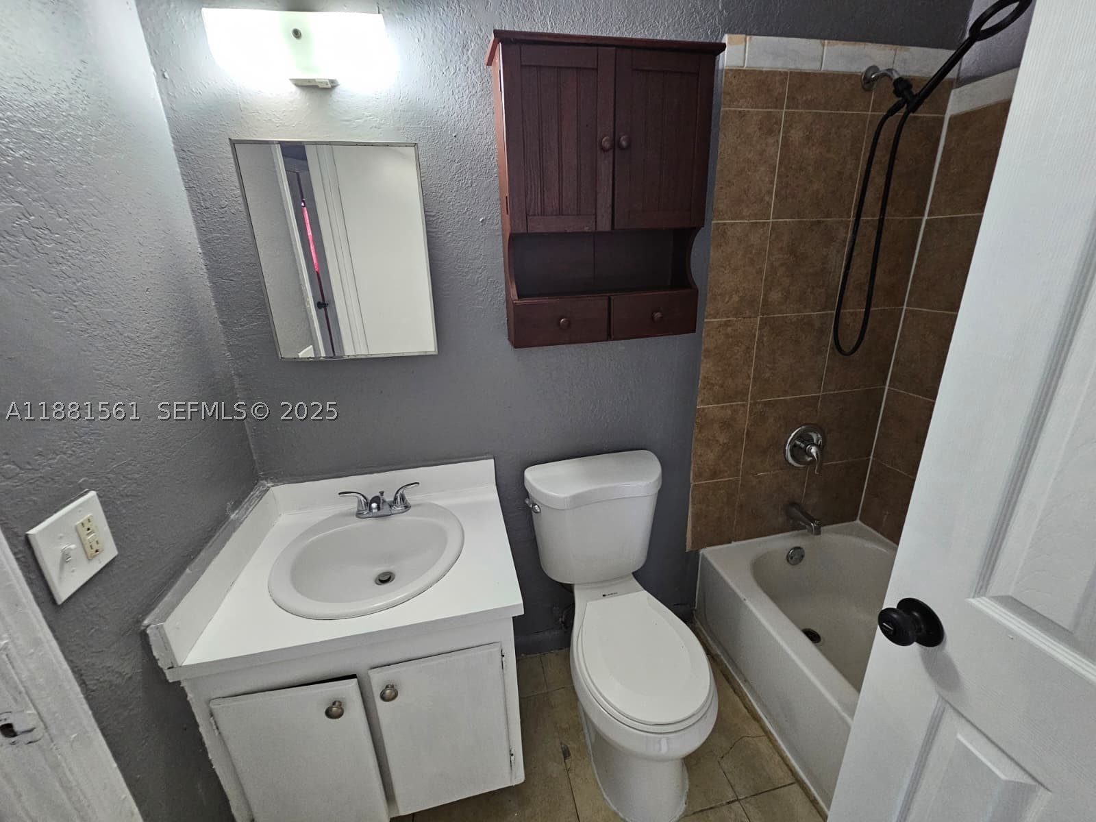 325 Sw 80th Ter Property Photo 11
