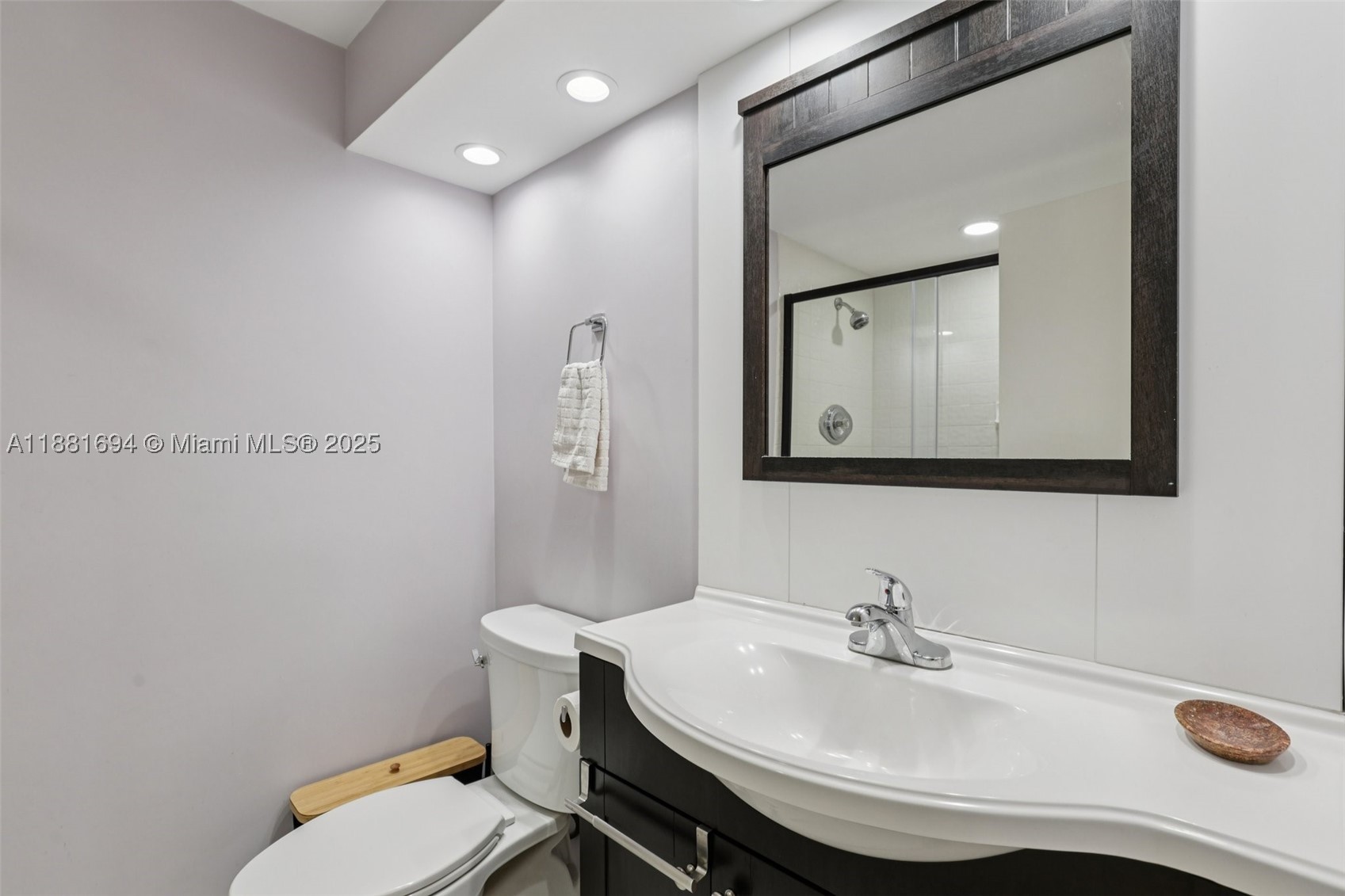 20191 E Country Club Dr 1102 Property Photo 17
