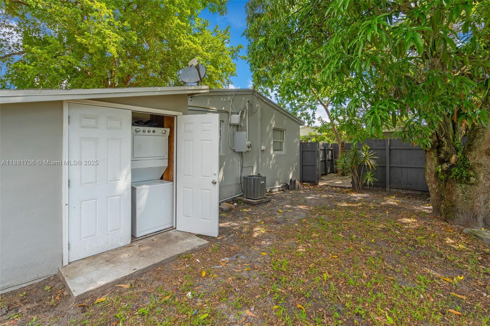3380 Nw 8th Pl Property Photo 20