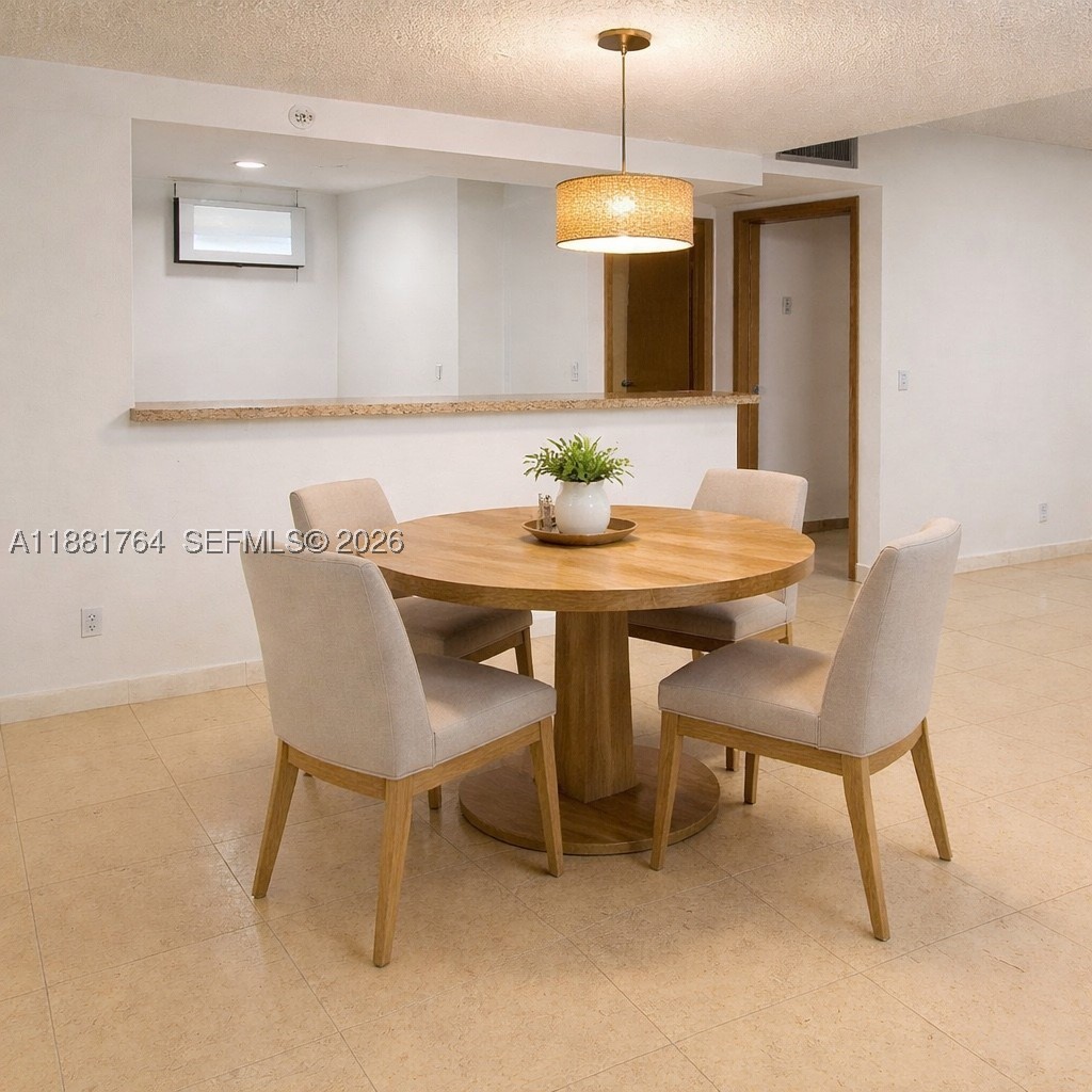 1621 Collins Ave 701 Property Photo 4