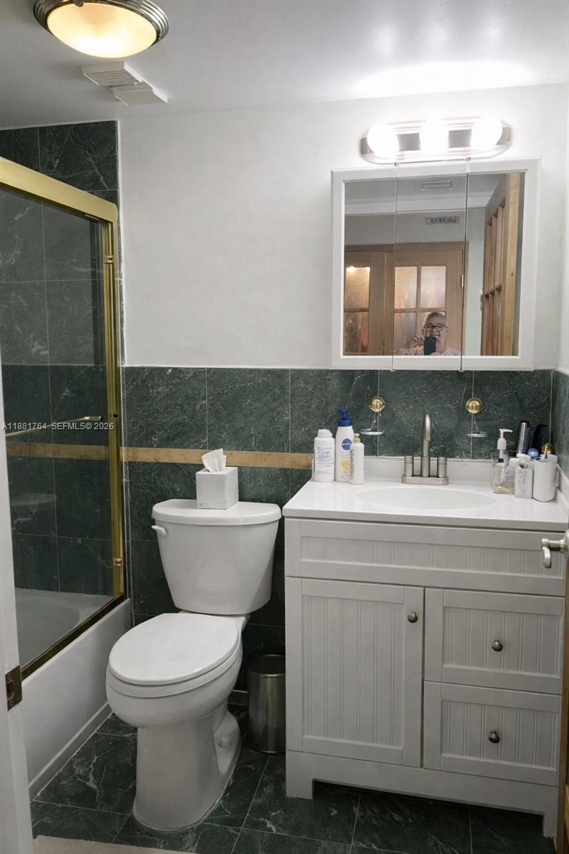 1621 Collins Ave 701 Property Photo 16