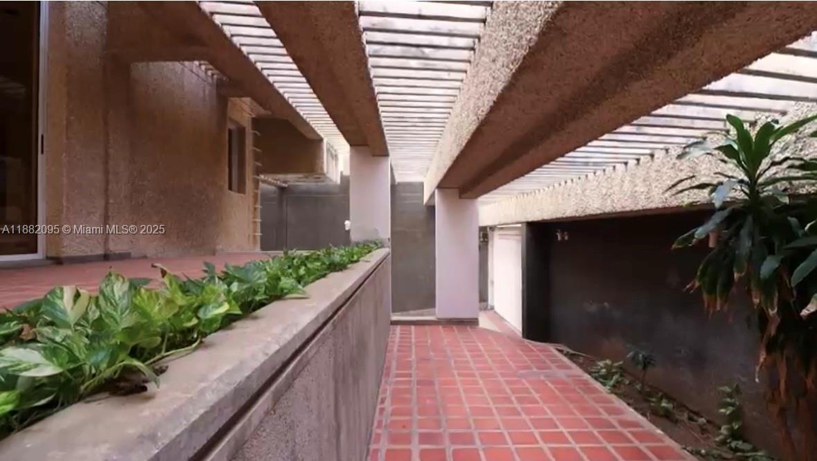 A11882095 Property Photo 2