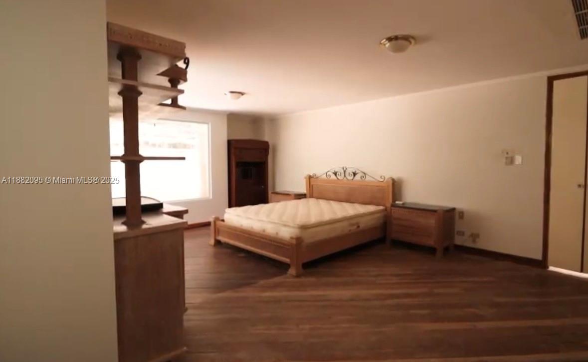 A11882095 Property Photo 24