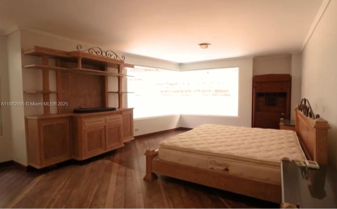 A11882095 Property Photo 25