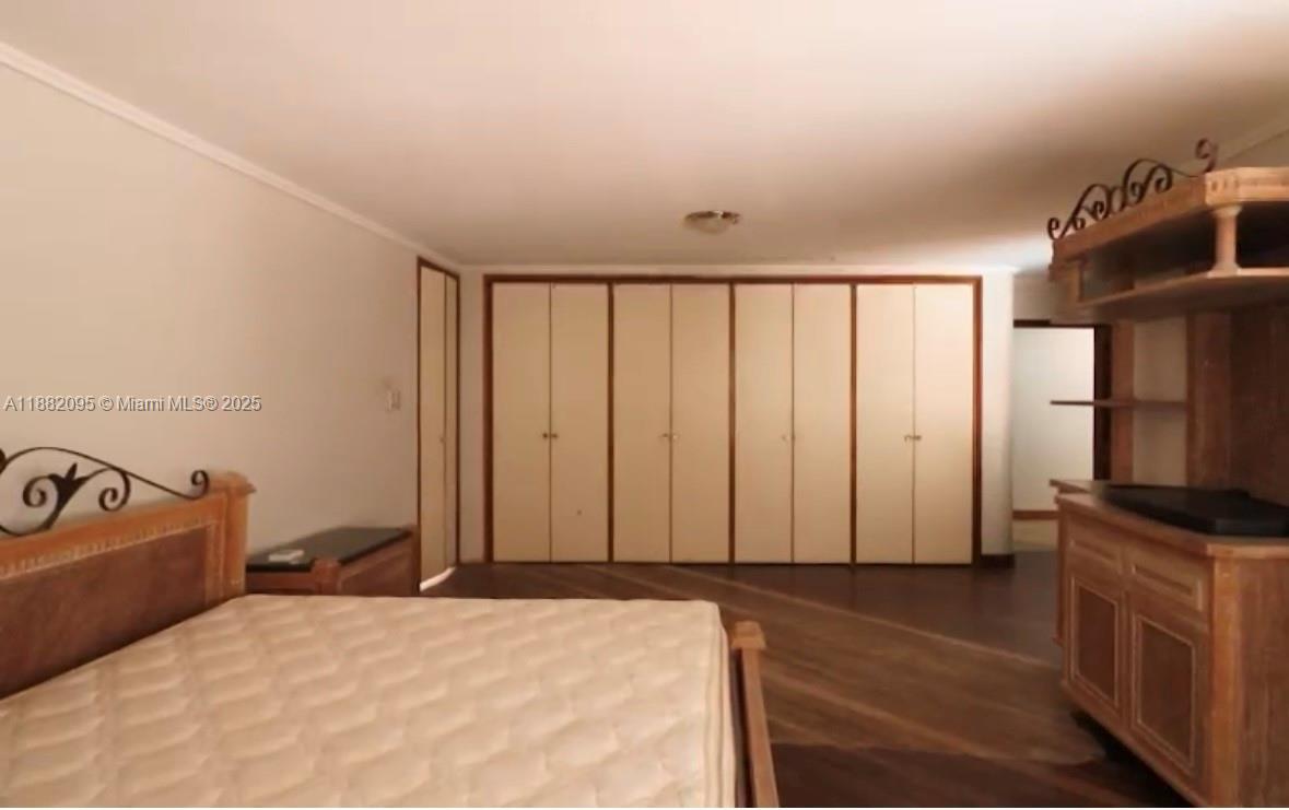 A11882095 Property Photo 26