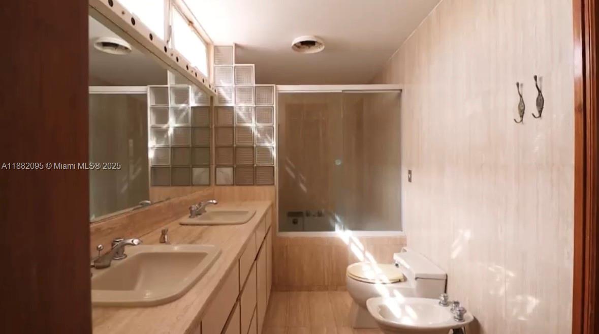 A11882095 Property Photo 28