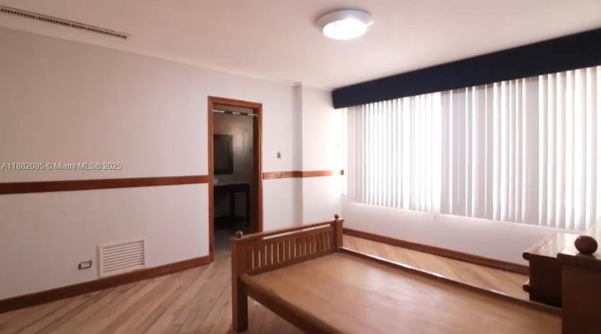 A11882095 Property Photo 31
